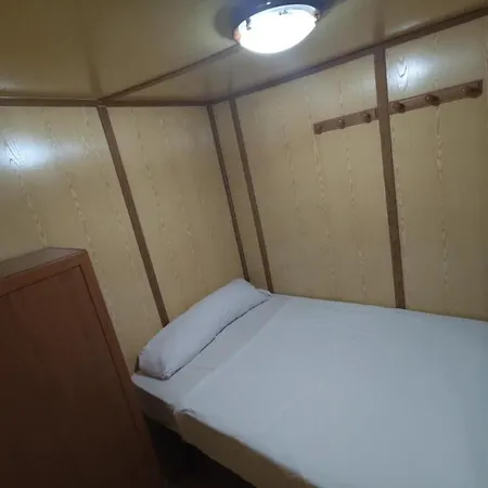 Cases مكان تخييم